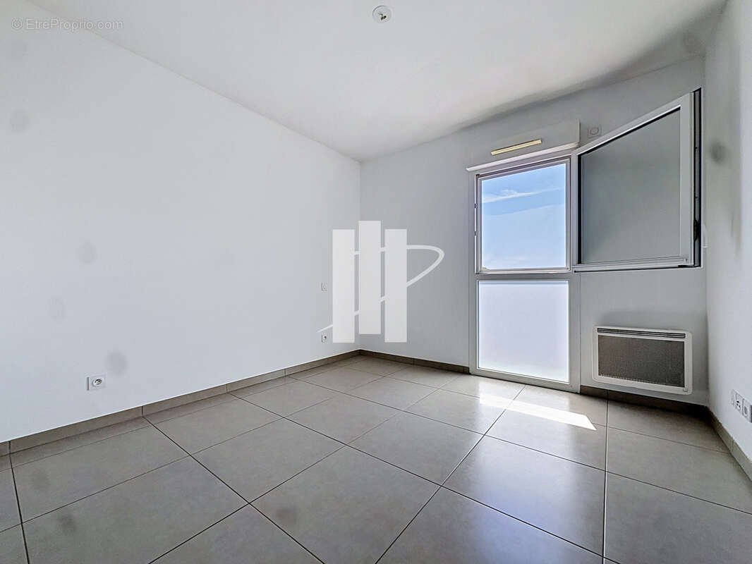Appartement 3 pièces à vendre à fréjus   dernier étage avec 100 m2 de terrasses, piscine et parking - photo 8
