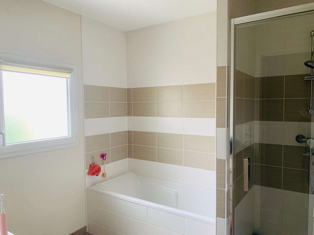 Maison à L'ISLE-D'ABEAU