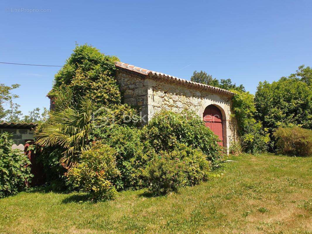Maison à SAINT-CLAR