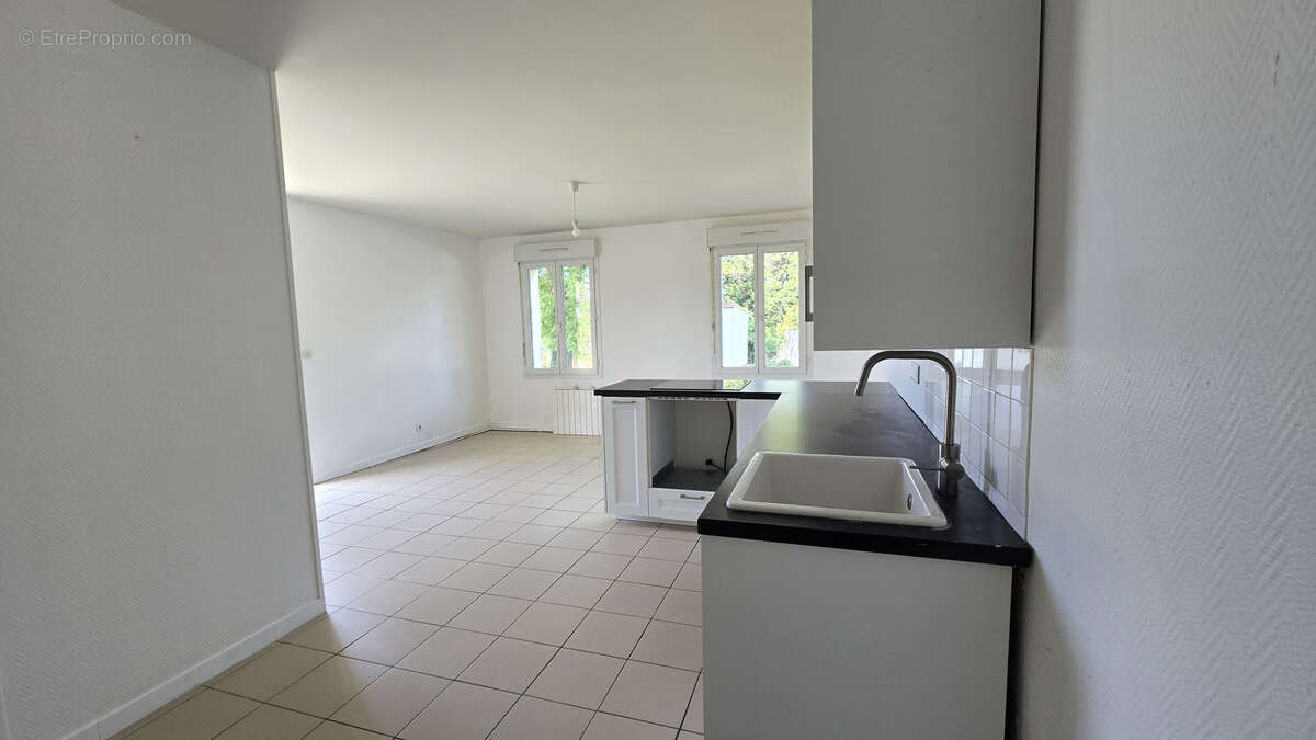 2 pieces dans petite copropriete - 40.25m2 - 1 chambre - 2 parkings. - photo 4
