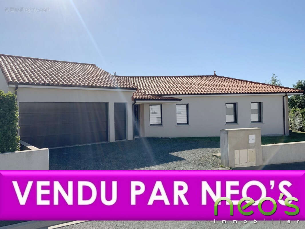 Maison à SAINT-MACAIRE-EN-MAUGES