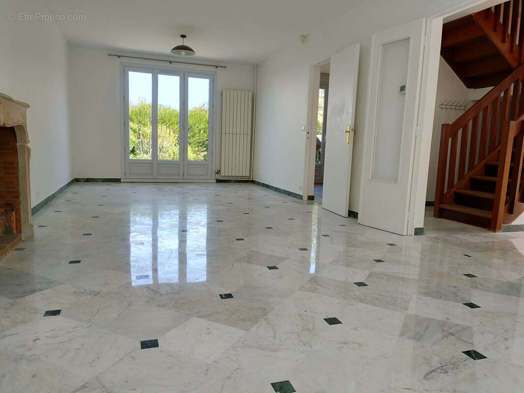 Maison à SAINT-REMY-LES-CHEVREUSE