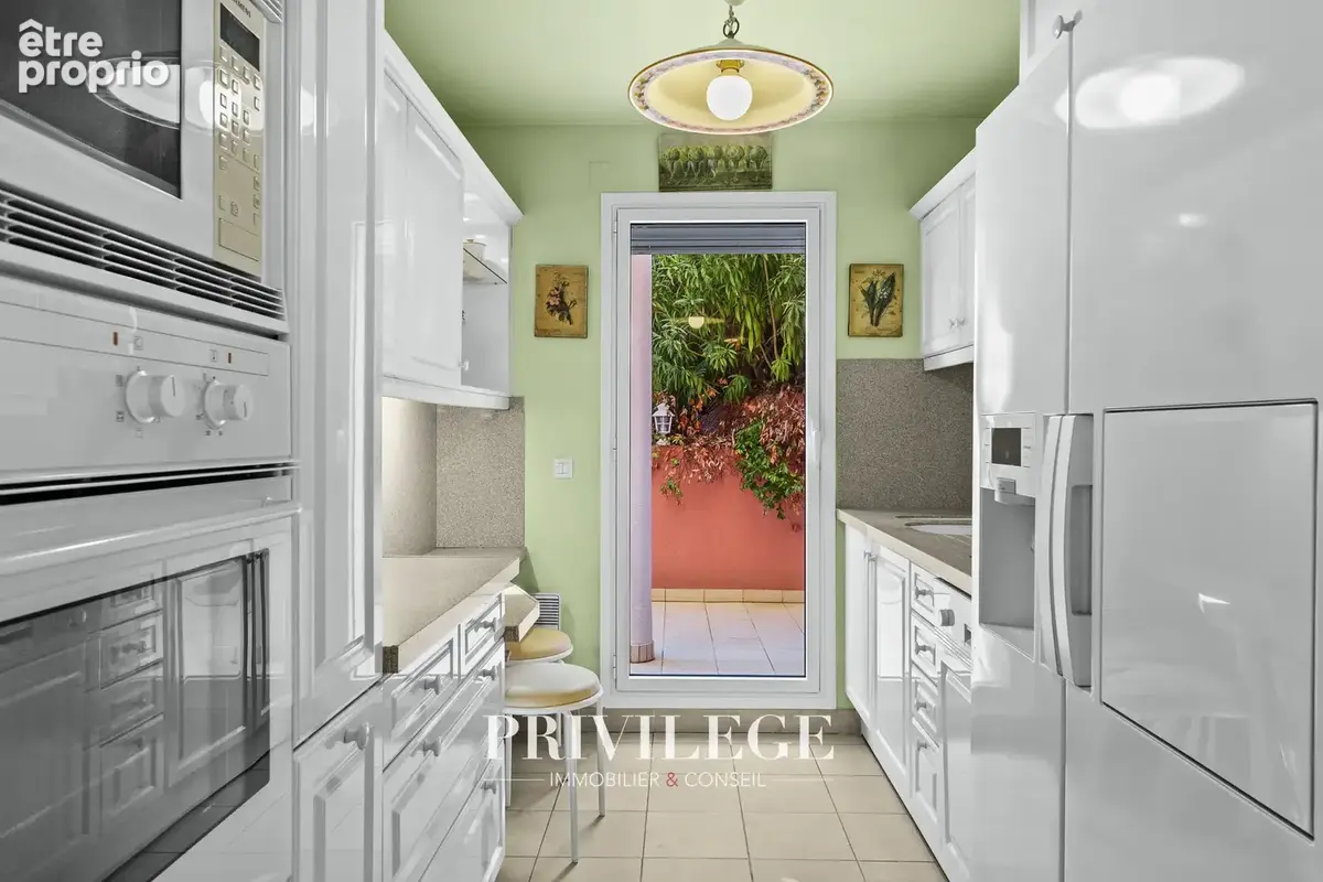 Exclusivité - Grand Duc - Vue féerique - Somptueux appartement 4 Pièces - photo 17