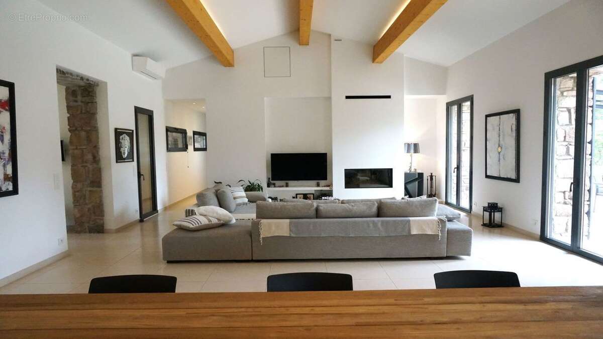 Maison à PUGET-SUR-ARGENS