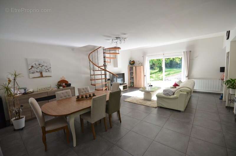 REBAIS (77) à vendre  belle maison contemporaine de 135 m² - photo 3