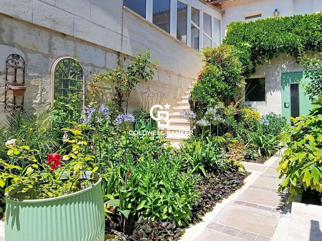 Maison à SAINTES