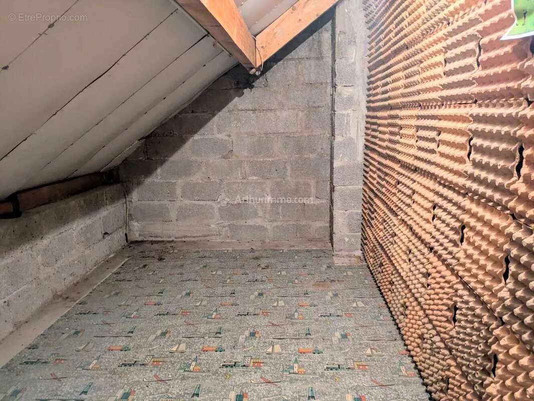 Maison à NEUFCHATEAU