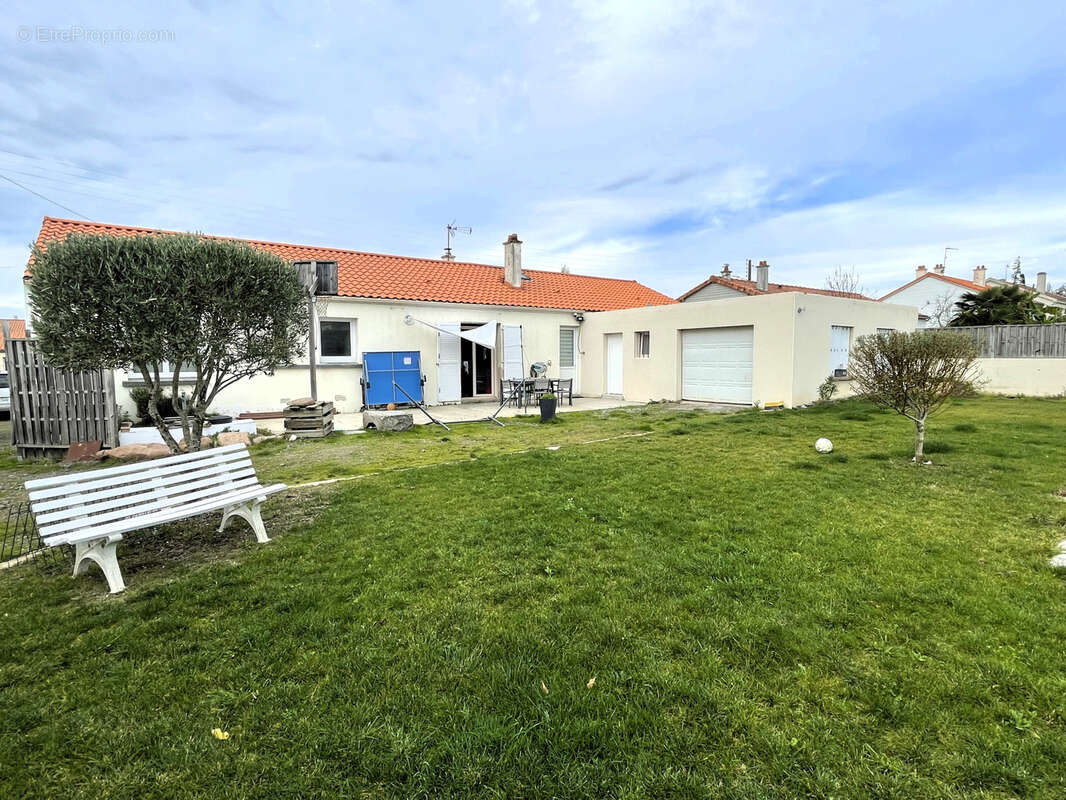 Maison à SAINT-PHILBERT-DE-BOUAINE