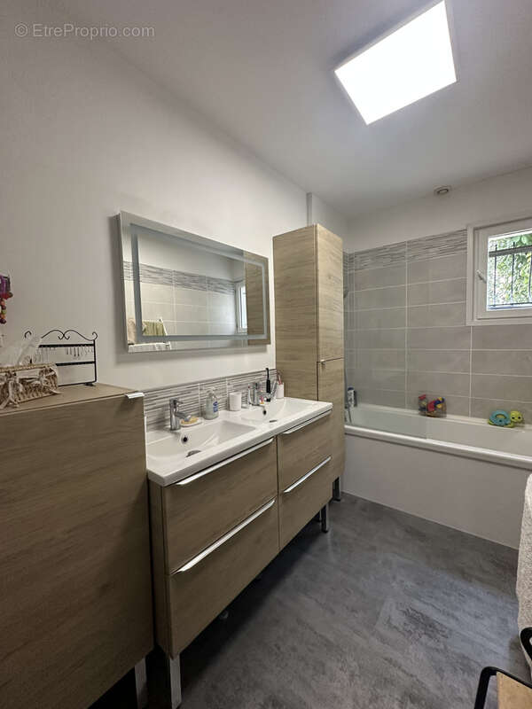 Maison à LIVRY-SUR-SEINE