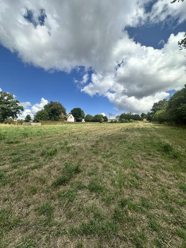 Terrain à SAINT-MAURICE-LA-SOUTERRAINE