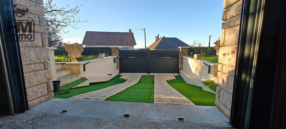 n°4 - Maison à THIVIERS