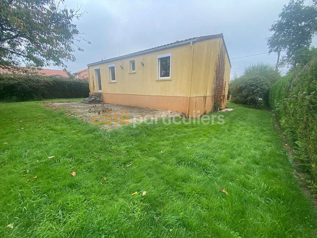 Maison à SAINT-AMAND-SUR-SEVRE