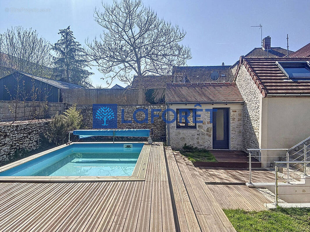 Maison à FEUCHEROLLES