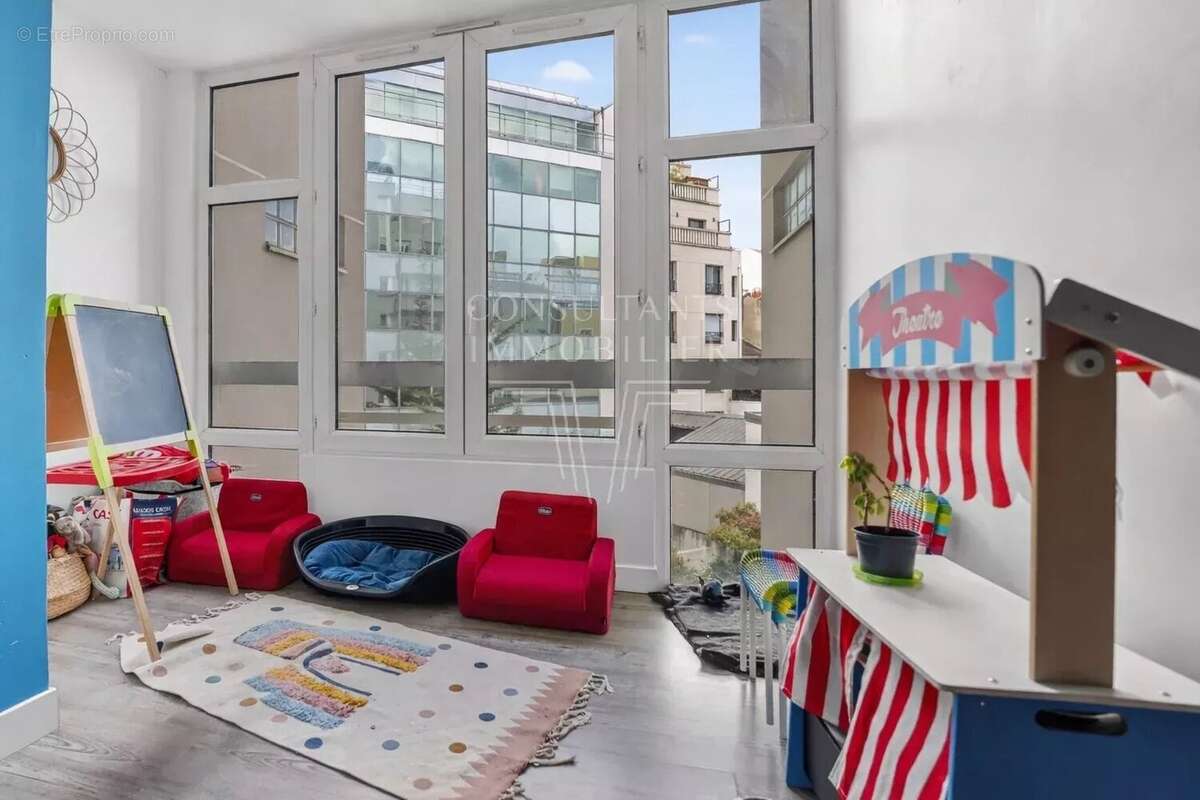 Appartement à LEVALLOIS-PERRET