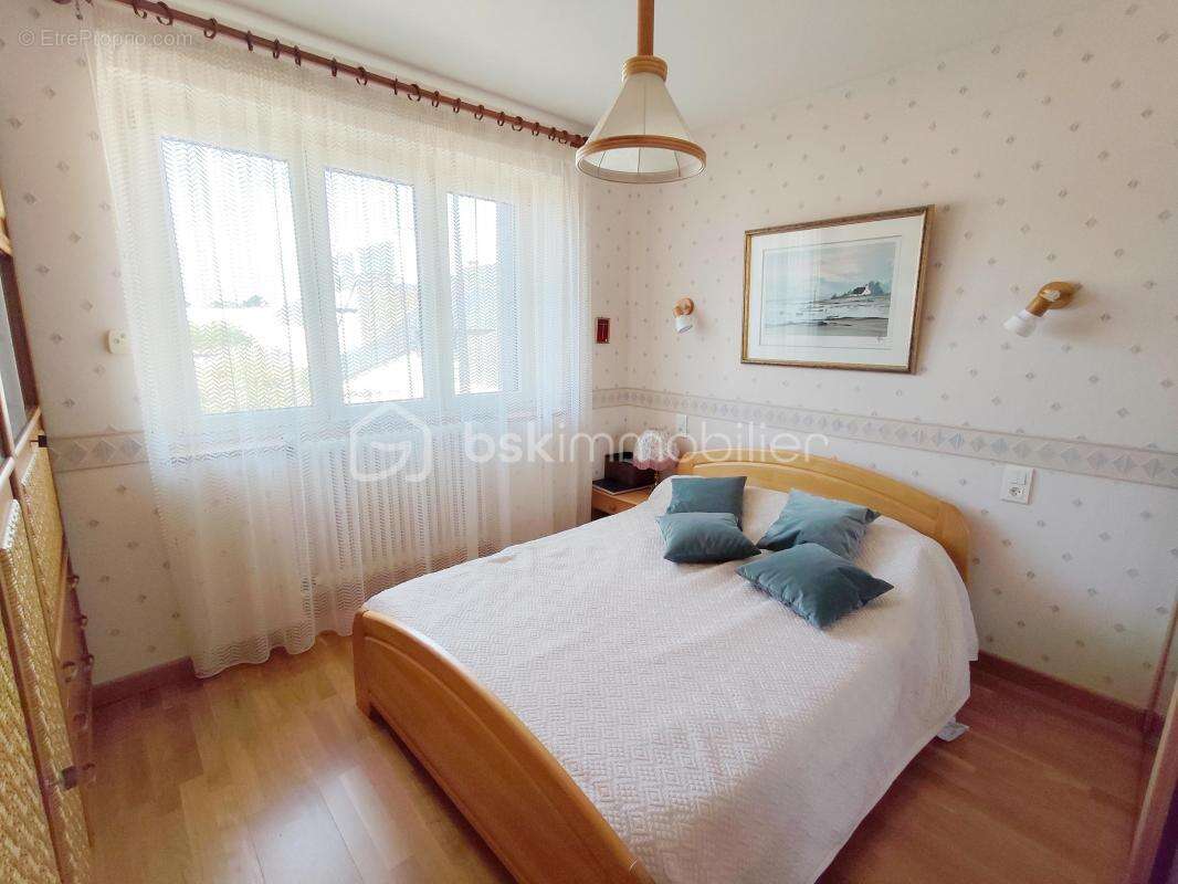 Maison spacieuse avec triple parking - Un havre de tranquillité à découvrir - photo 7