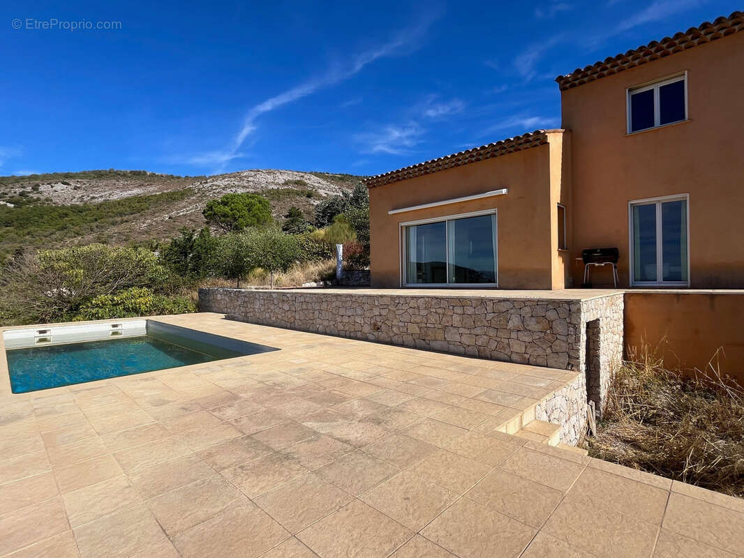 Maison à SAINT-VALLIER-DE-THIEY