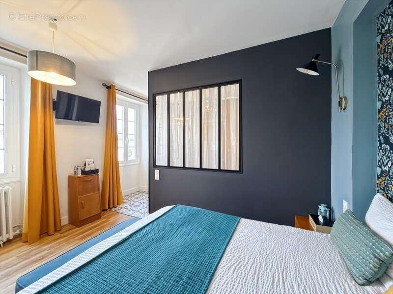 Maison à SAINT-SAUVEUR-D'AUNIS