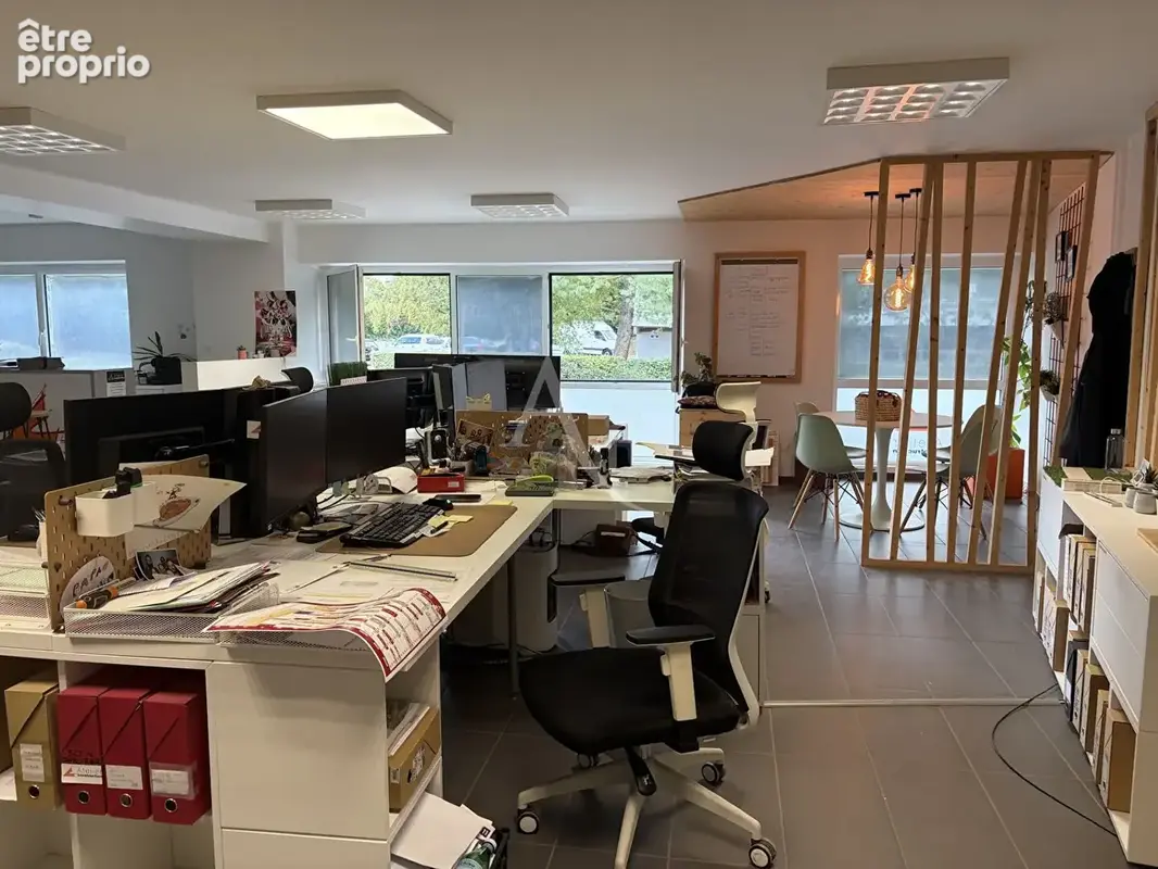 VIRIAT limite BOURG local commercial, d'activité ou de bureaux 208 m² divisibles - photo 4
