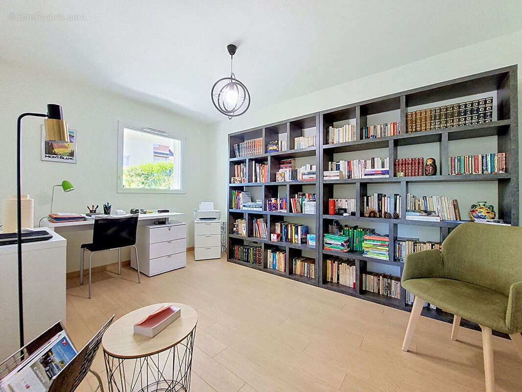 Appartement à POISY