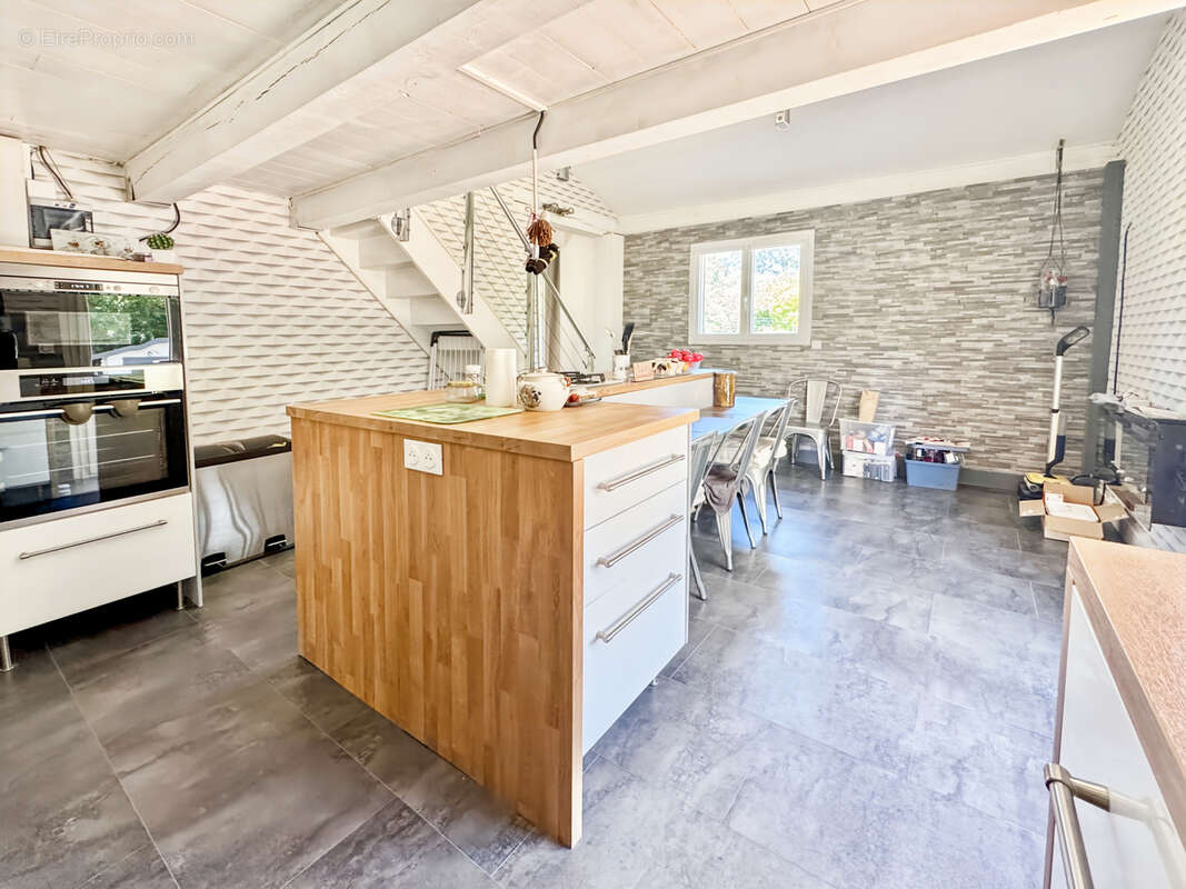 Maison à EGUILLES