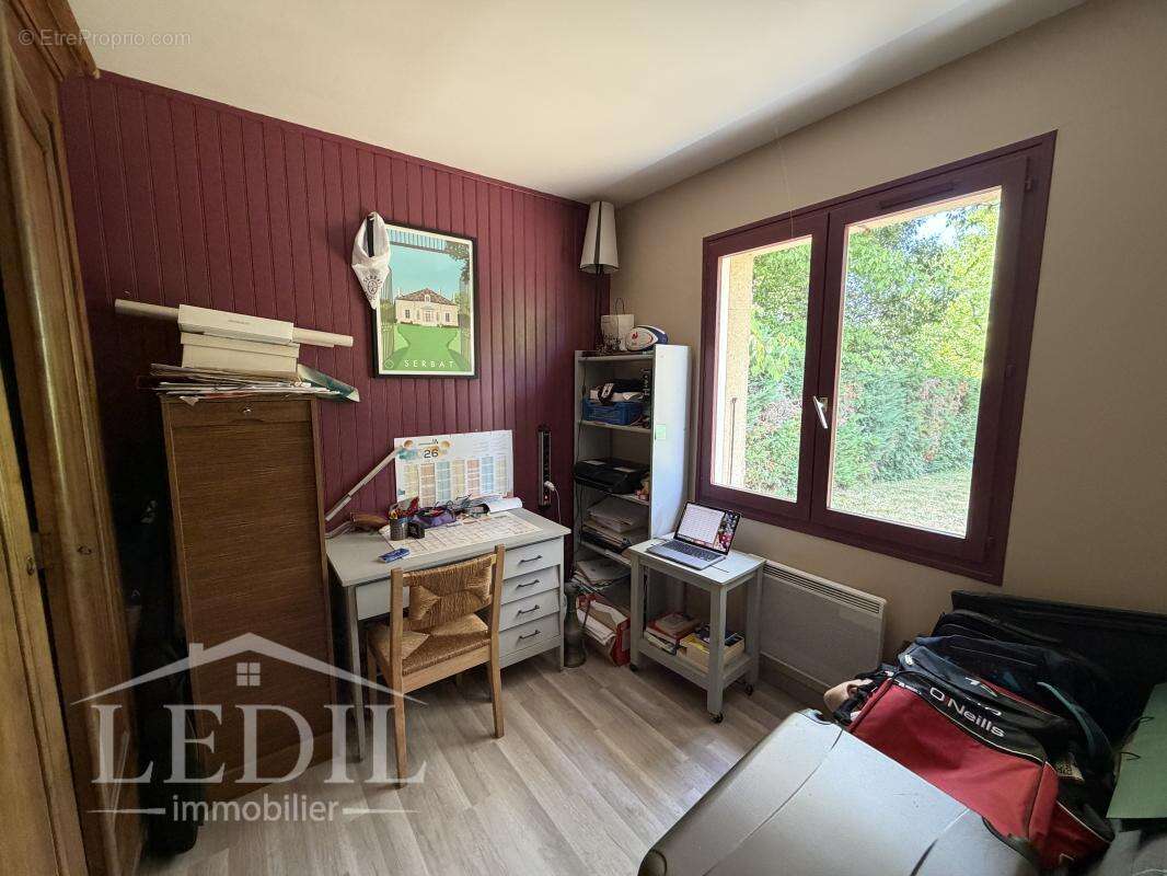PLAIN-PIED avec garage et jardin clos - photo 8