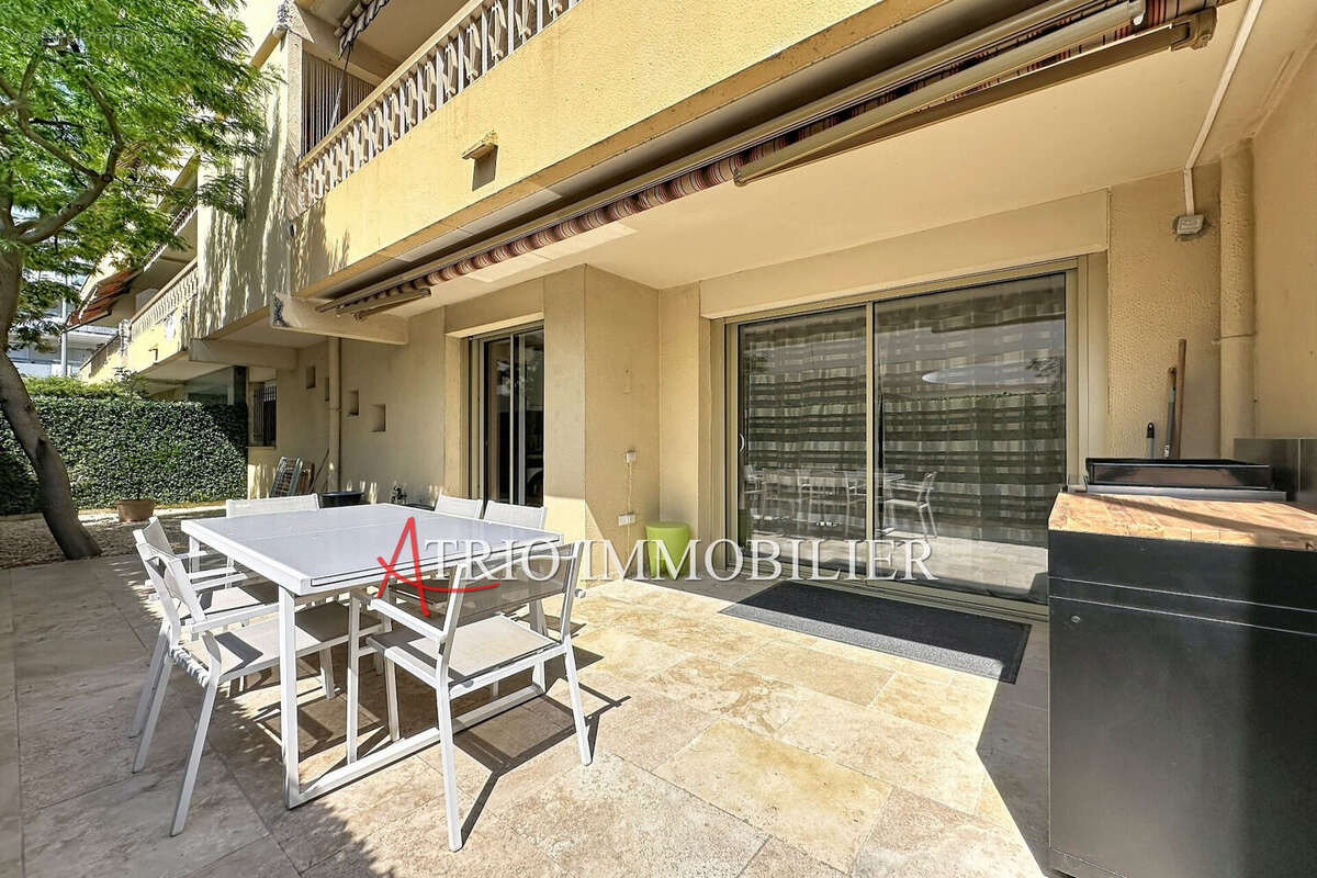 Appartement à SAINT-LAURENT-DU-VAR