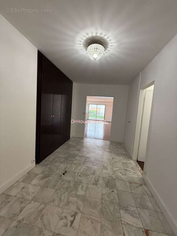 Appartement 118 m² à Versailles  - photo 4