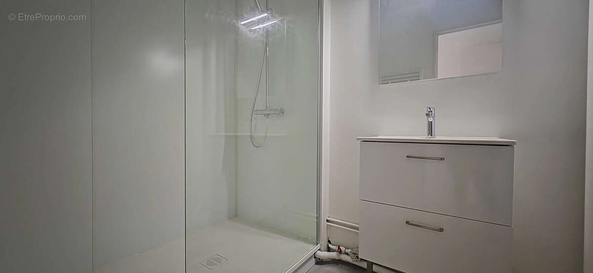 T3 entierement renové au 7ème avec balcon et garage - photo 5