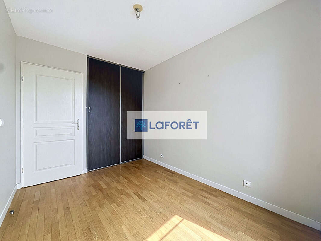 Appartement à SARTROUVILLE