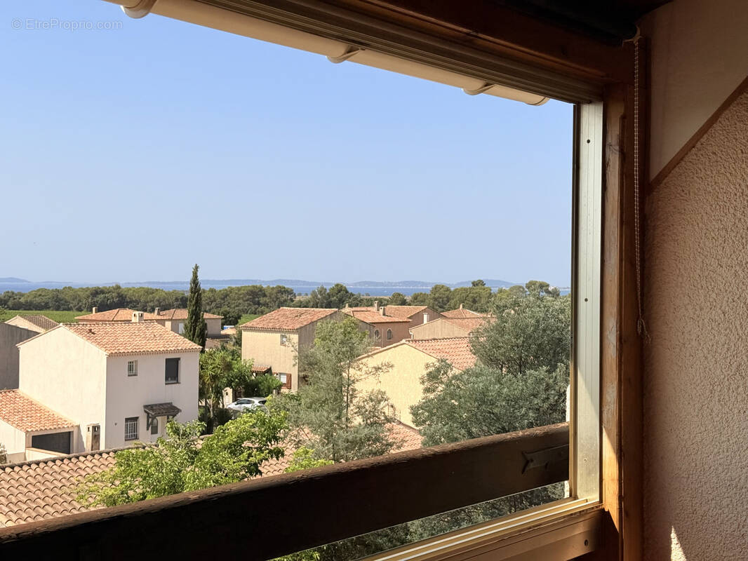 Appartement à LA LONDE-LES-MAURES