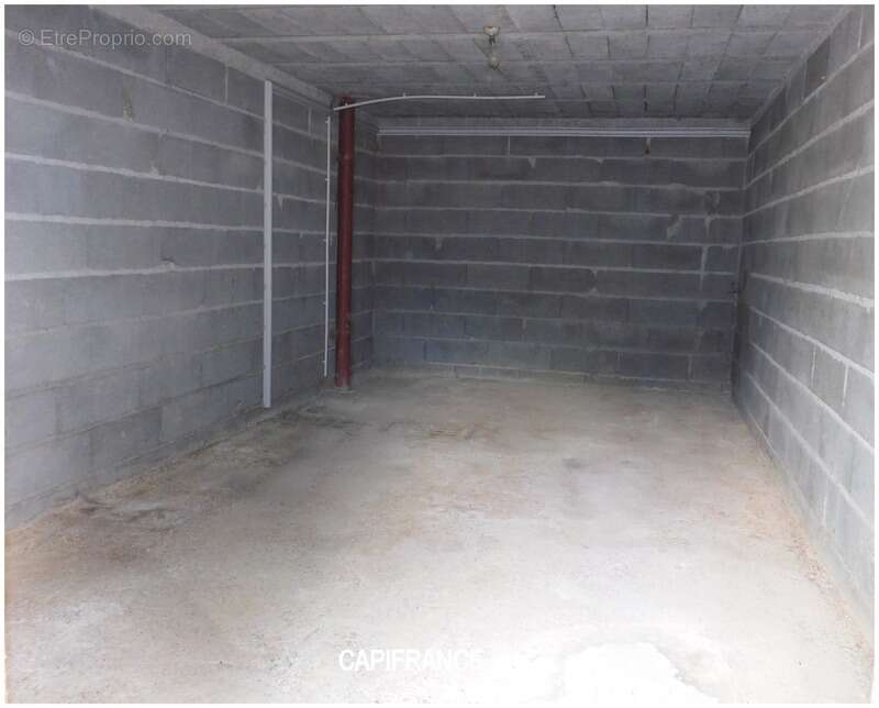 Commerce à LE CHAFFAUT-SAINT-JURSON