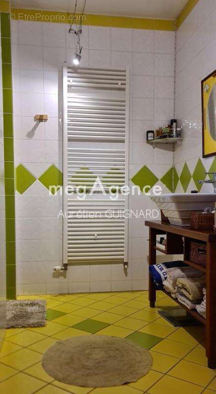 Maison à NUEIL-LES-AUBIERS