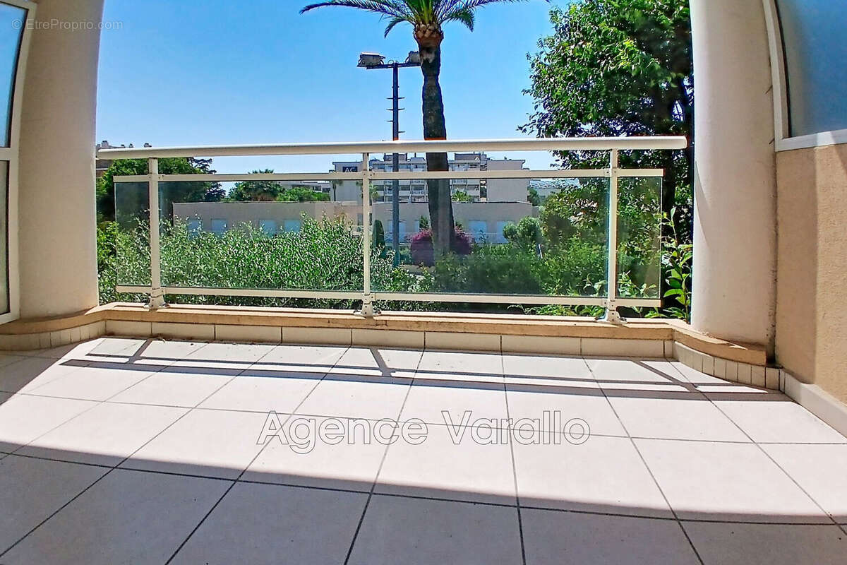 Appartement 42 m² à Antibes  - photo 2