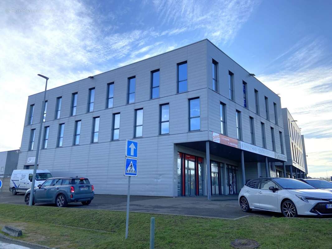 Commerce à NOGENT-LE-PHAYE