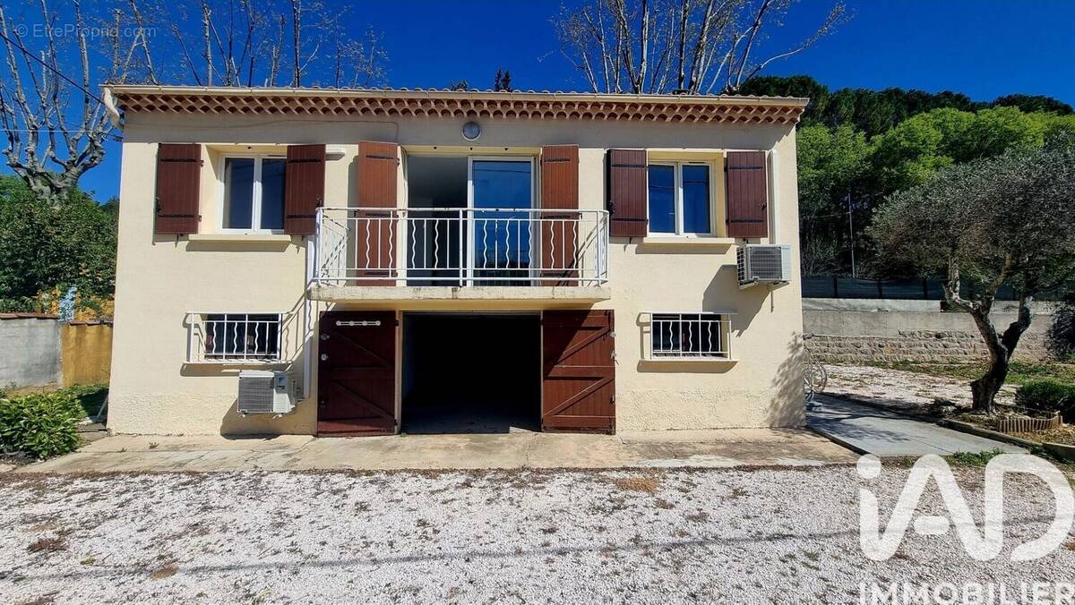 Photo 1 - Maison à TOURVES