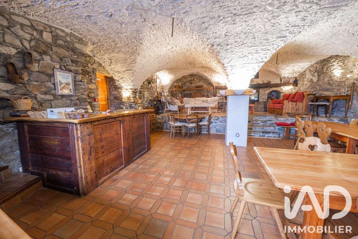 Appartement 81 m² à Oz  - photo 2