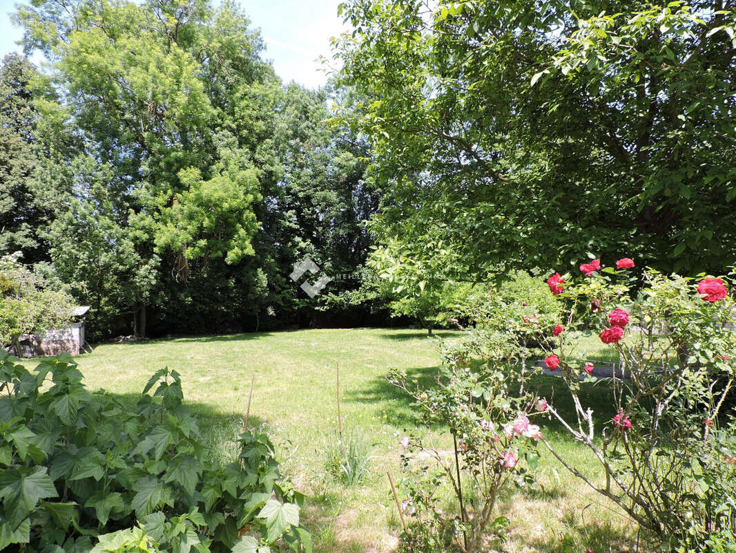 Maison 117 m² à Gouvernes  - photo 4