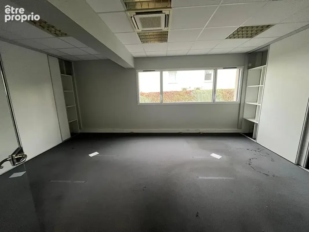 Bureaux à vendre  Saint Lo 570 m² - photo 5