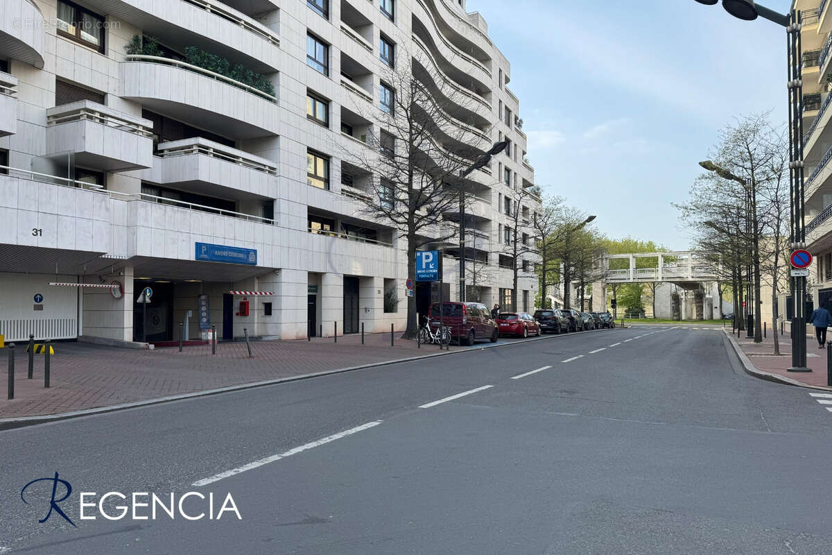 Parking à LEVALLOIS-PERRET