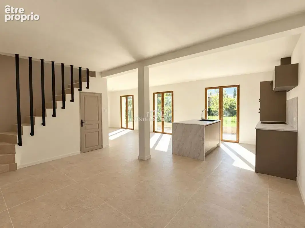 Photo Maison à Nans-Les-Pins au prix de 649 000€