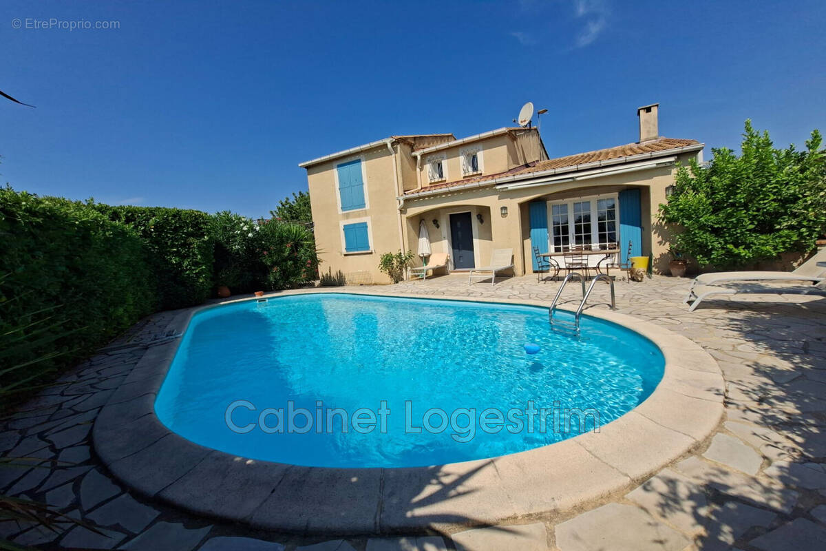 Maison à MILHAUD