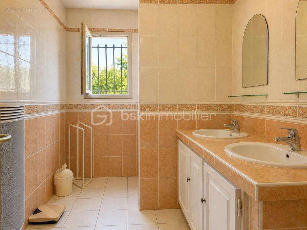  maison de plain-pied 107 m² – 3 chambres – garage – terrain d’environ 2 000 m² - photo 9