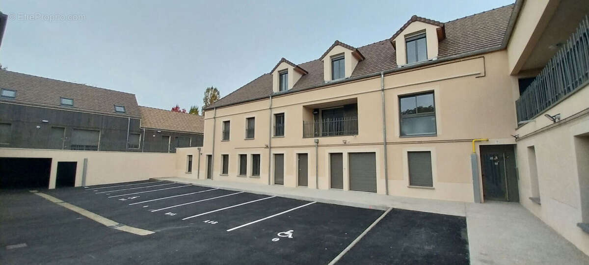 Appartement à EPERNON