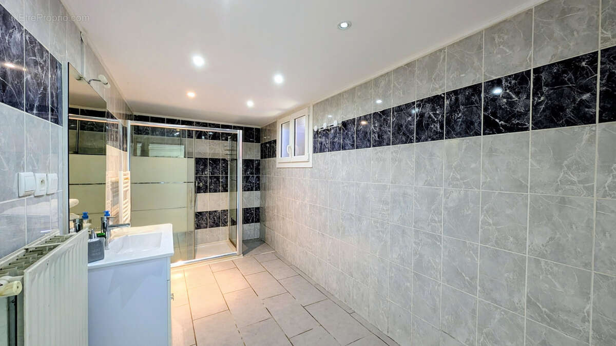 Appartement à CHATILLON-LA-PALUD