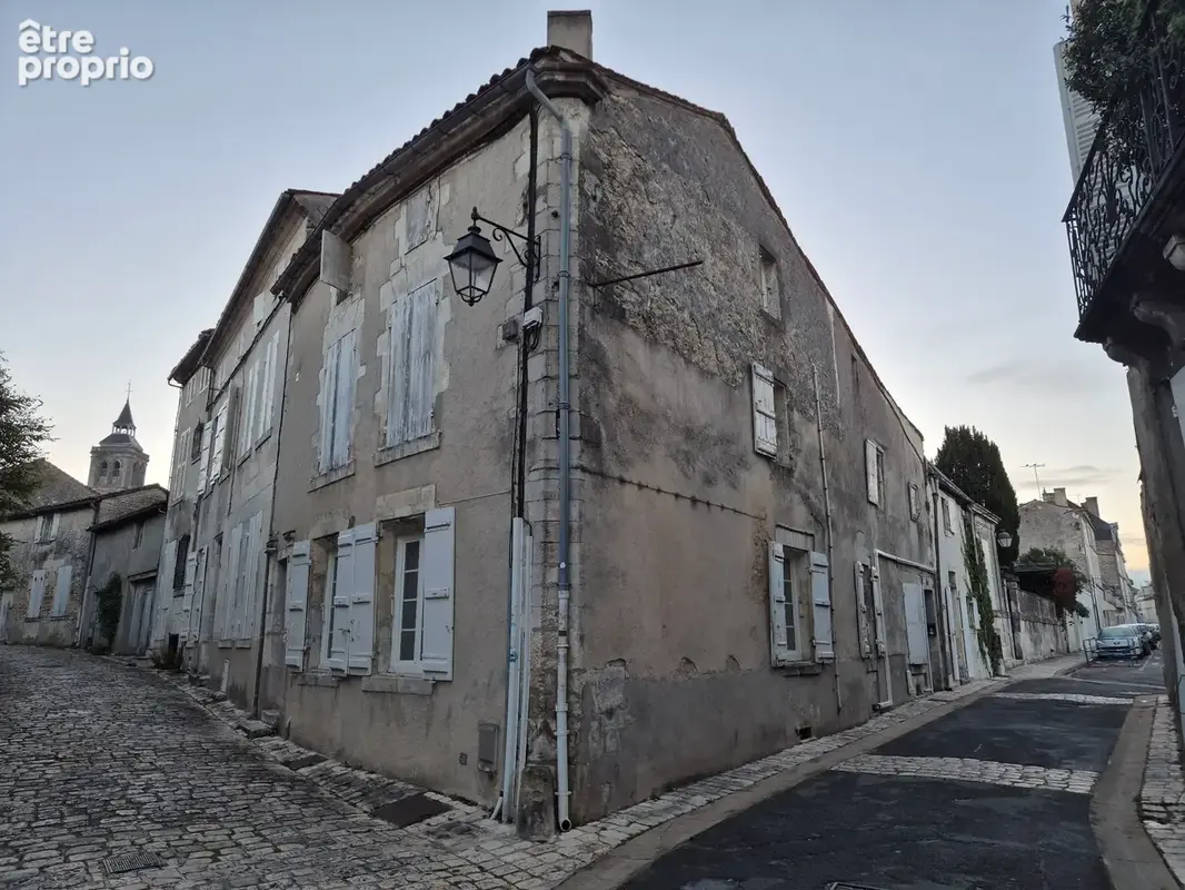 COGNAC centre ville, maison atypique avec terrasse et jacuzzi. - photo 21