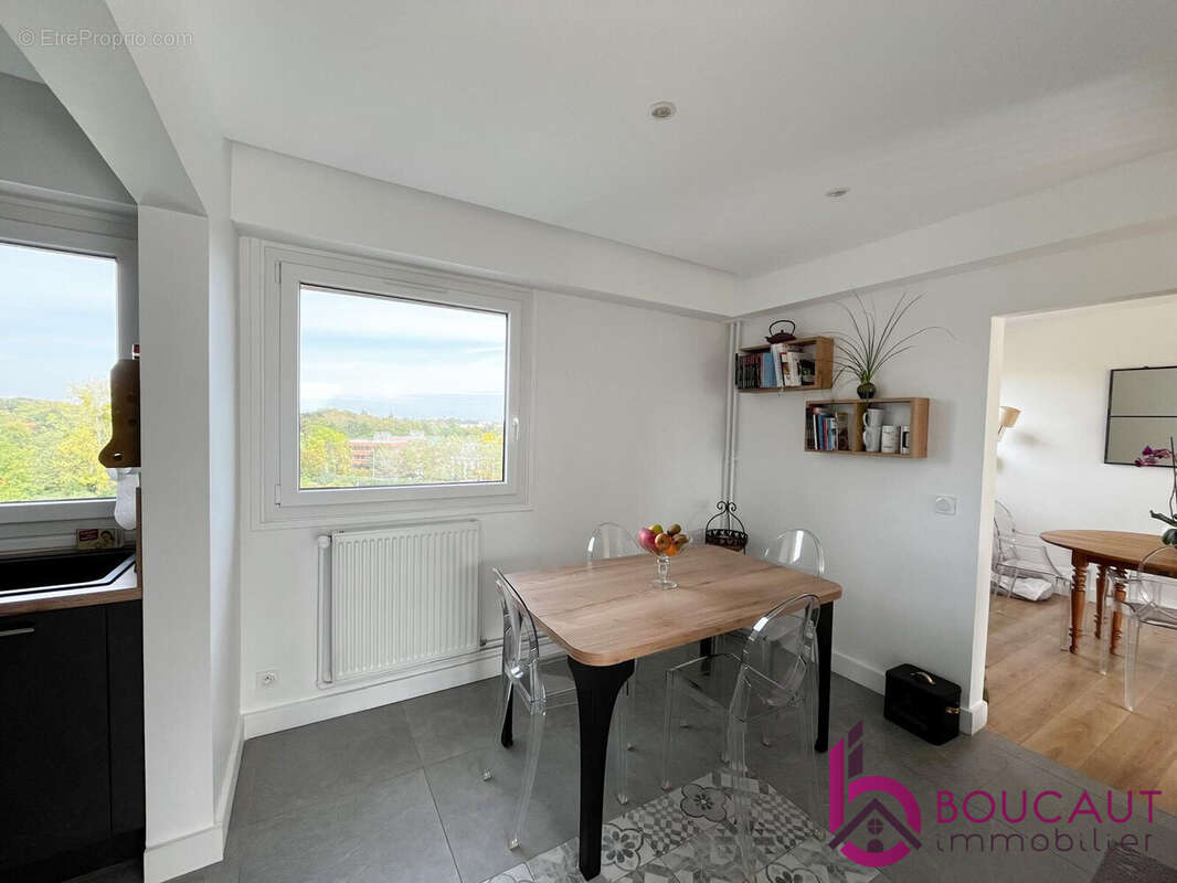 Appartement à VERRIERES-LE-BUISSON