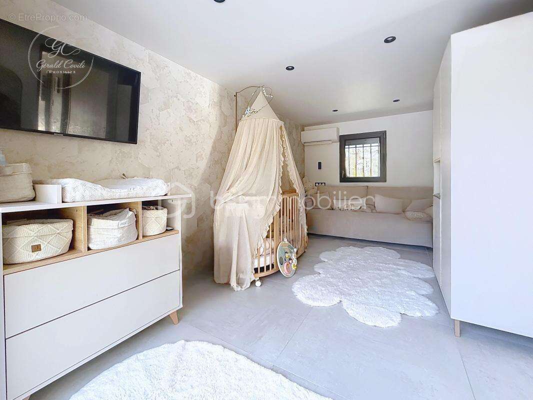 Maison 4 pieces de 101 m² avec piscine / montauroux - photo 10