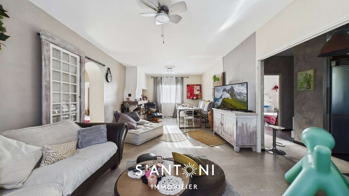 Maison à LIGNAN-SUR-ORB