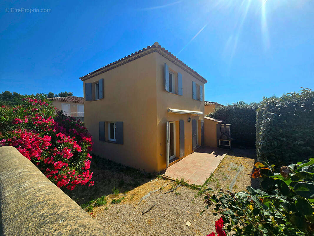 Maison à GREASQUE
