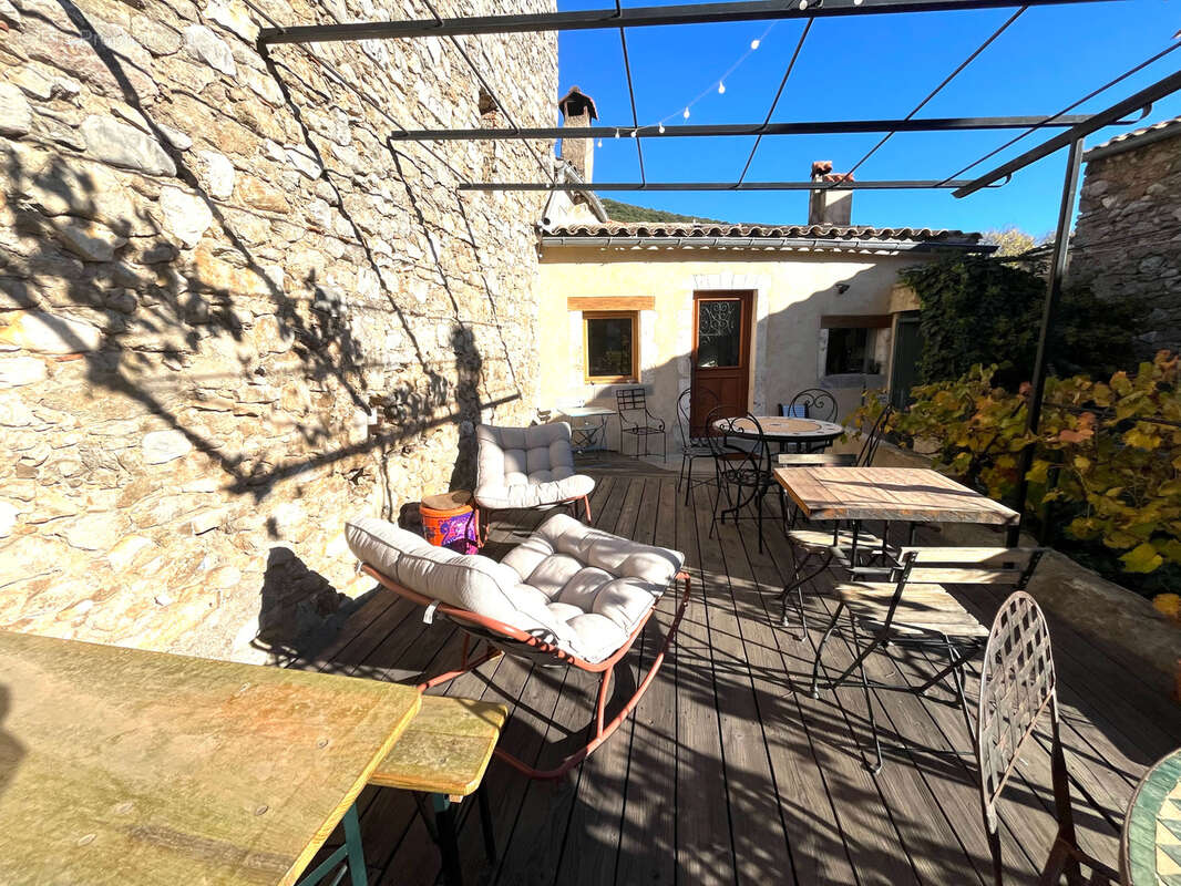 Maison à PEGAIROLLES-DE-BUEGES